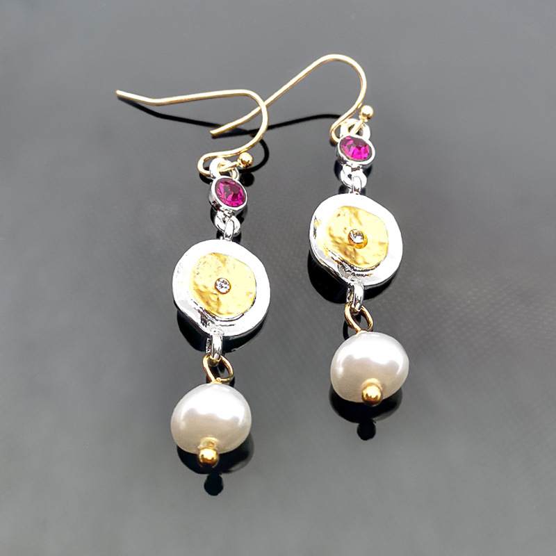Pearl Earrings Image 2