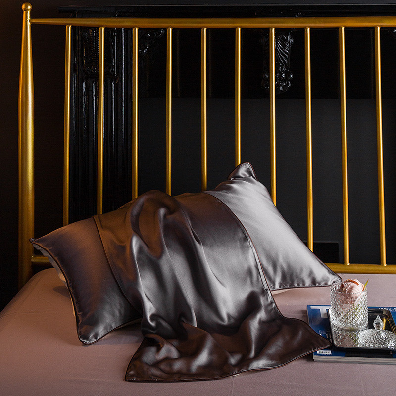 Silk Pillowcase 1