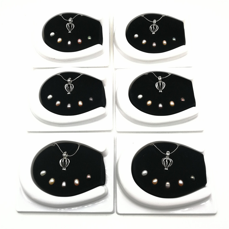 Freshwater Pearl Necklace Image 3