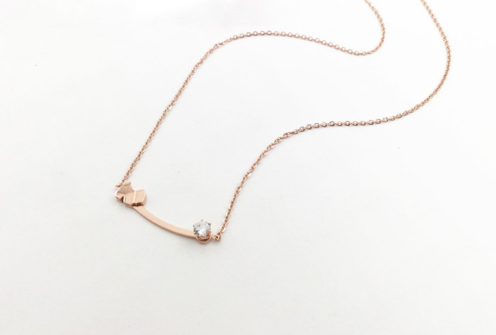 Stylish woman wearing the necklace