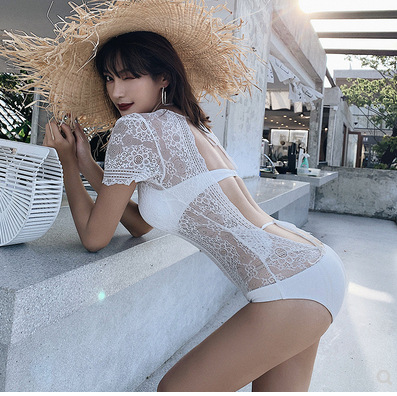 One-piece swimsuit image 3