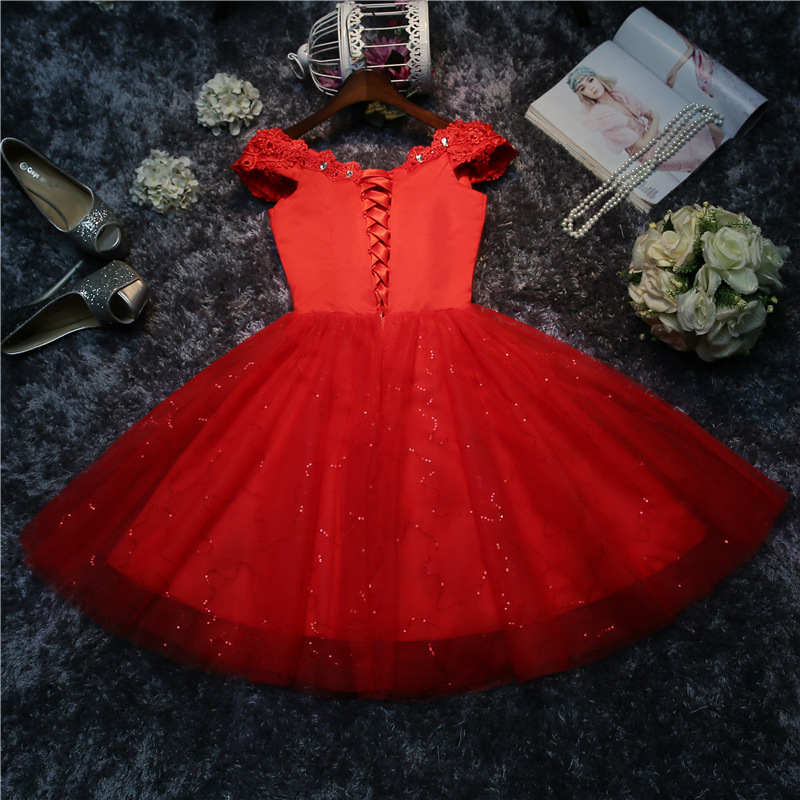 Off-the-Shoulder Design