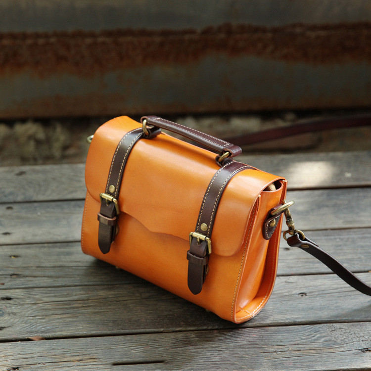 Handmade Vegetable Tanned Leather Bag Image 7