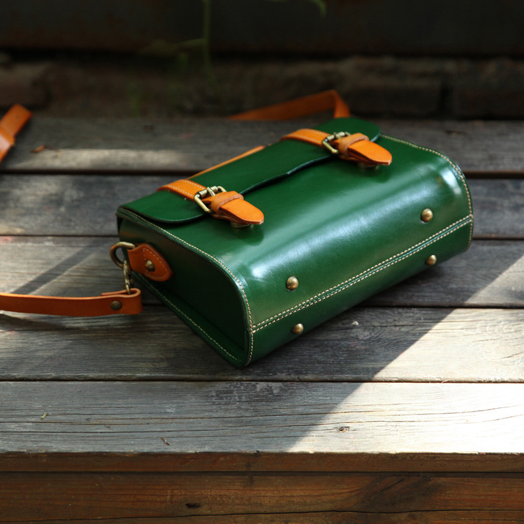 Handmade Vegetable Tanned Leather Bag Image 4