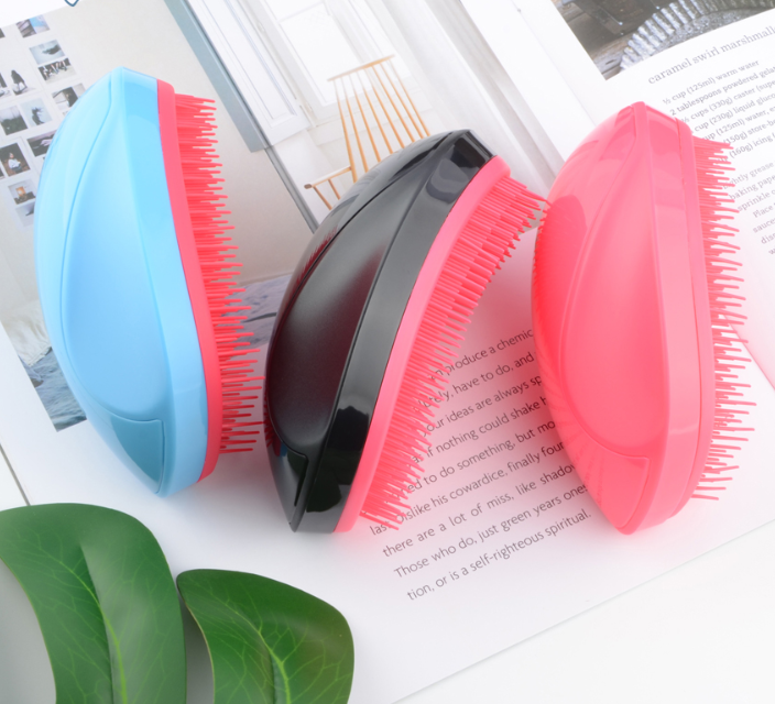 Detangling Comb Image 1