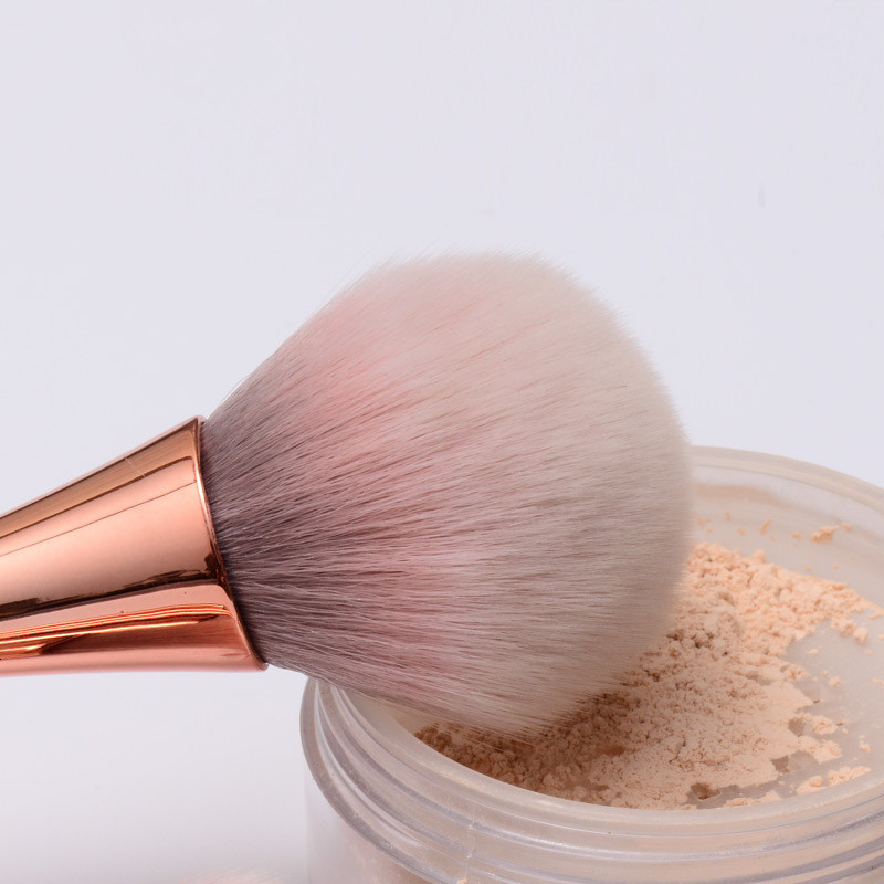 Cosmetic Brush Image 3