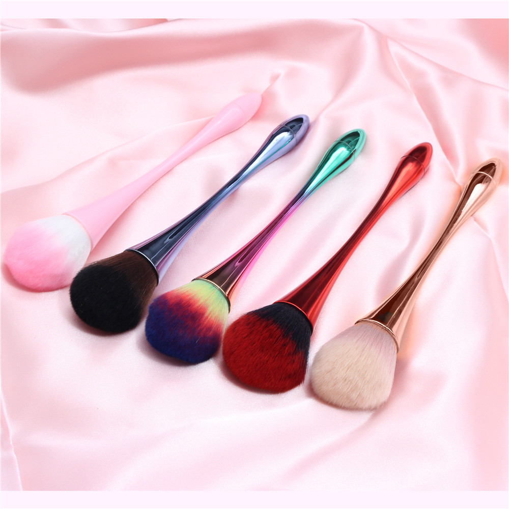 Cosmetic Brush Image 1