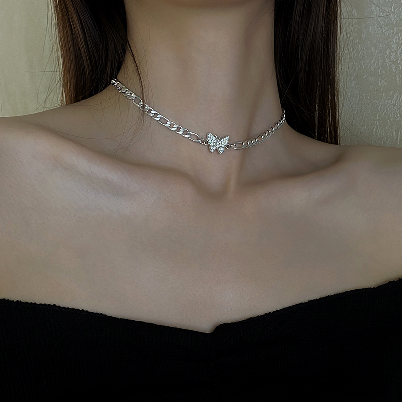 Collier Papillon Élégant