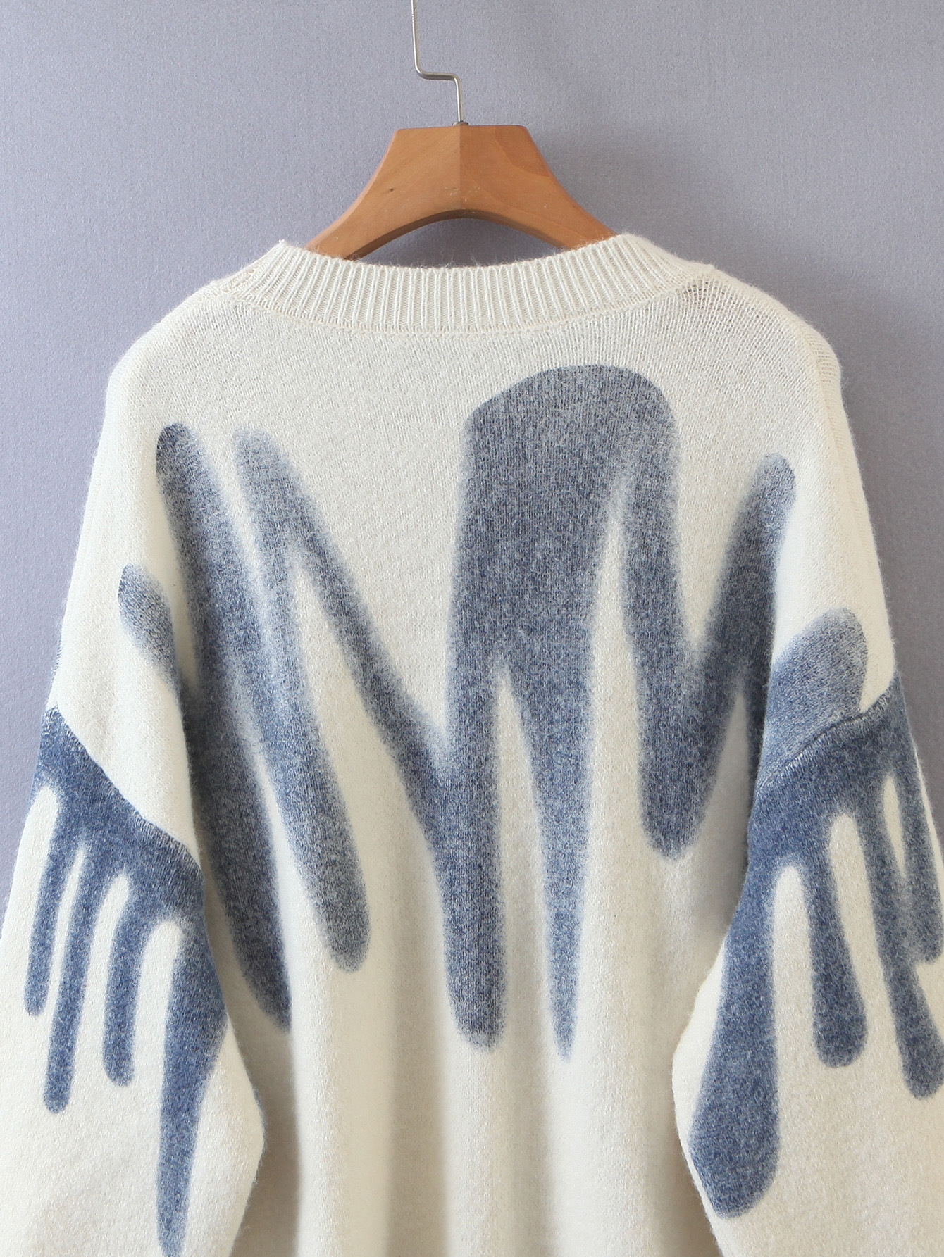 Sweater Image 6
