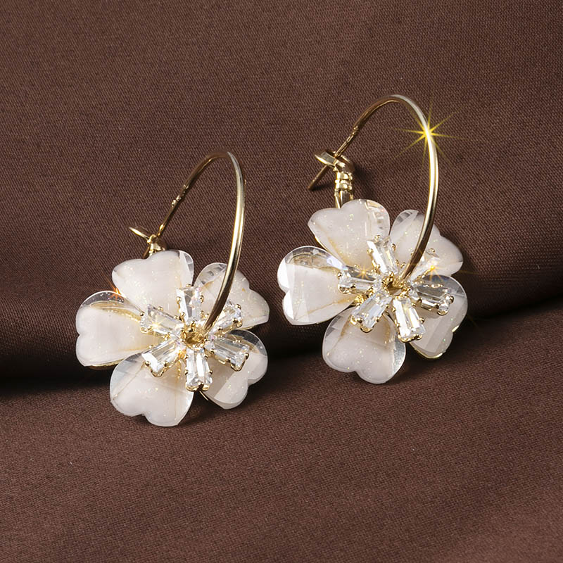 Elegant earrings for any occasion