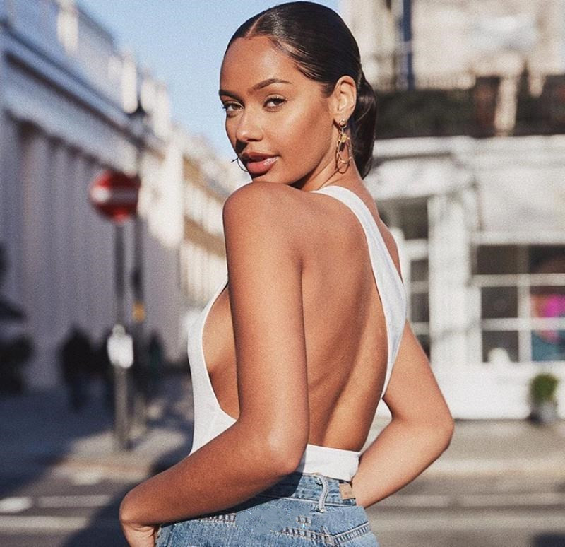 Stylish One-Shoulder Swimsuit