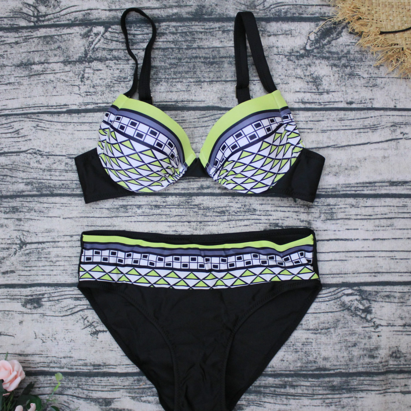 Retro Printed Swimsuit Style