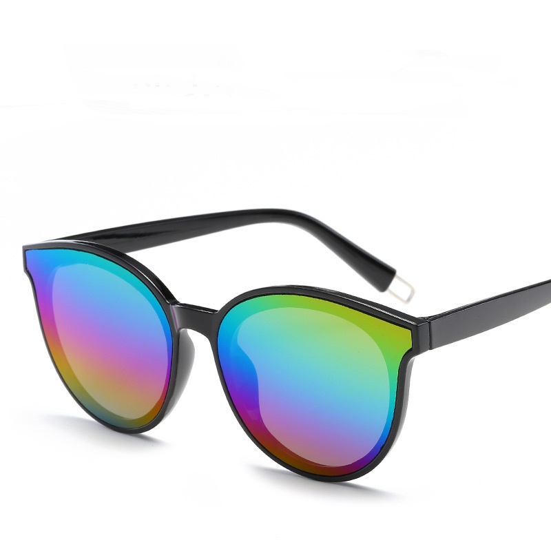 Blue Ocean Legend Sunglasses - Close Up