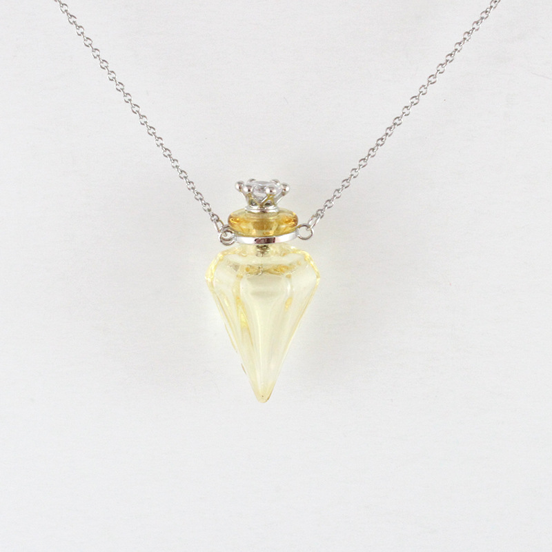Essential Oil Pendant Necklace Image 8
