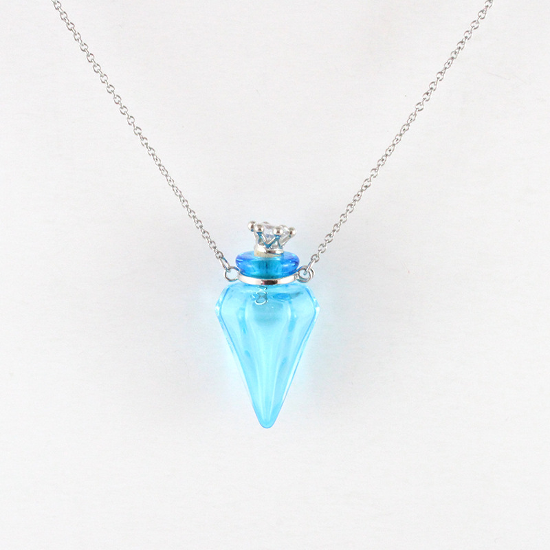 Essential Oil Pendant Necklace Image 5