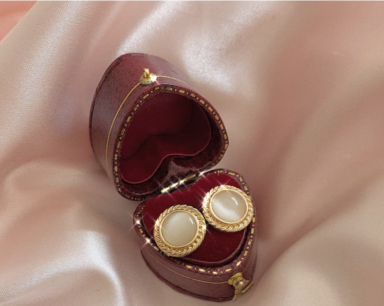 Vintage Cat's Eye Stone Earrings