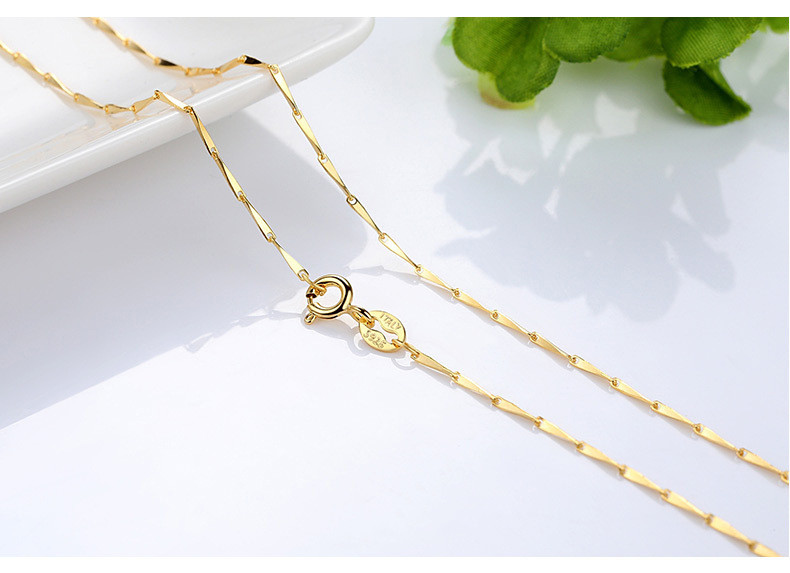 Gypsophila Necklace