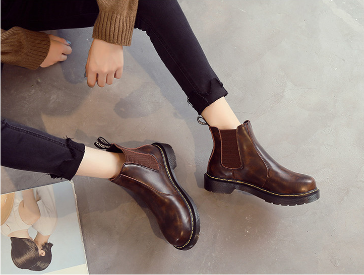 Elegant Chelsea Boots