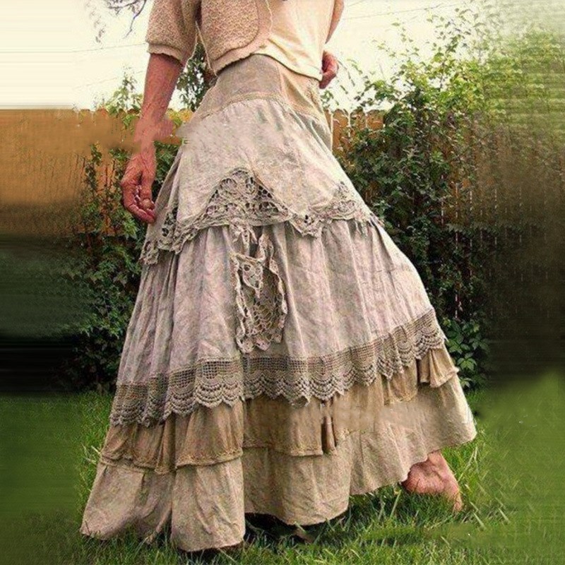 Medieval Women's Dress Image 2