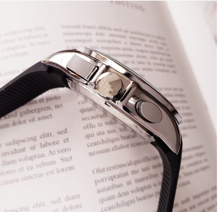 Stylish Leather Strap Watch