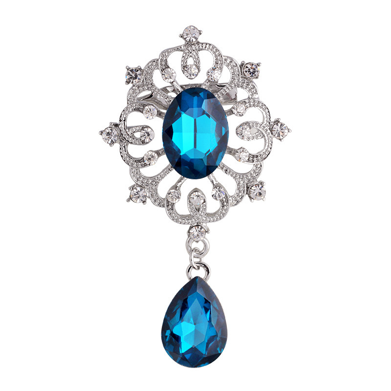 Leaf Brooch Image 7