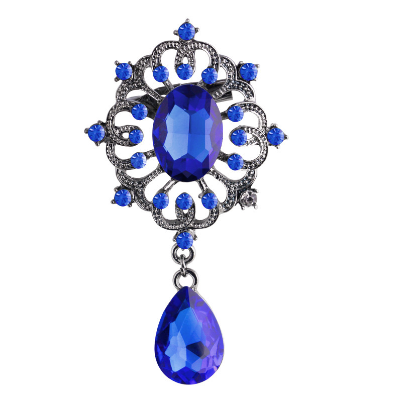 Leaf Brooch Image 6