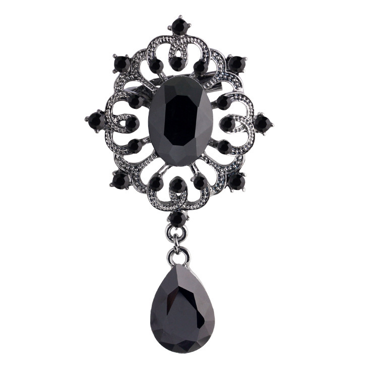 Leaf Brooch Image 8
