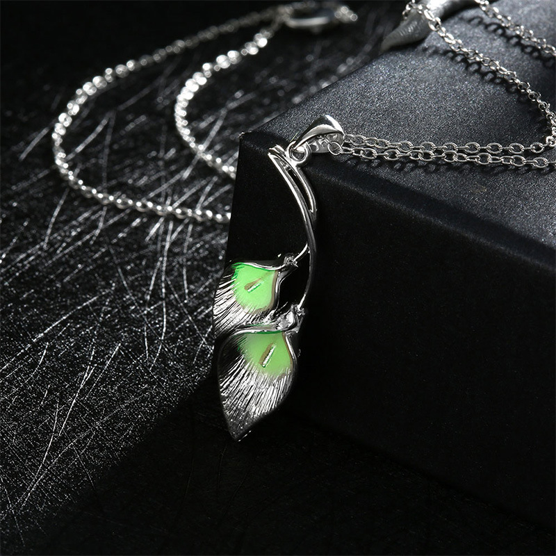 Glow-in-the-Dark Necklace Image 2