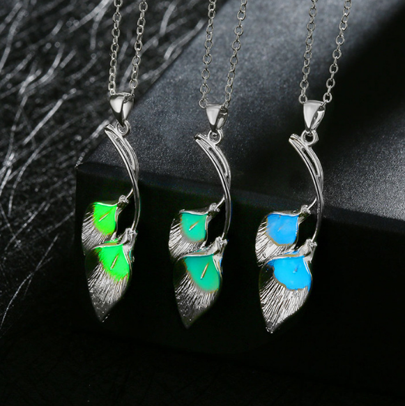 Glow-in-the-Dark Necklace Image 3