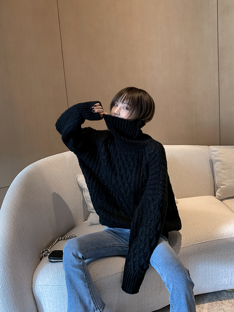 Cable-knit sweater image 3