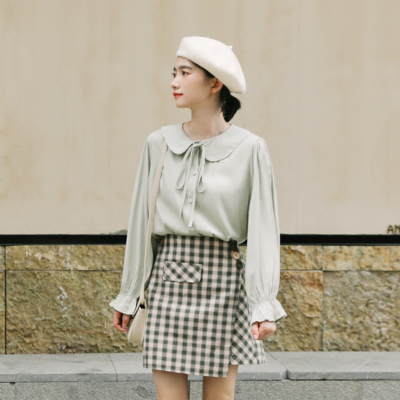 Stylish bow collar shirt