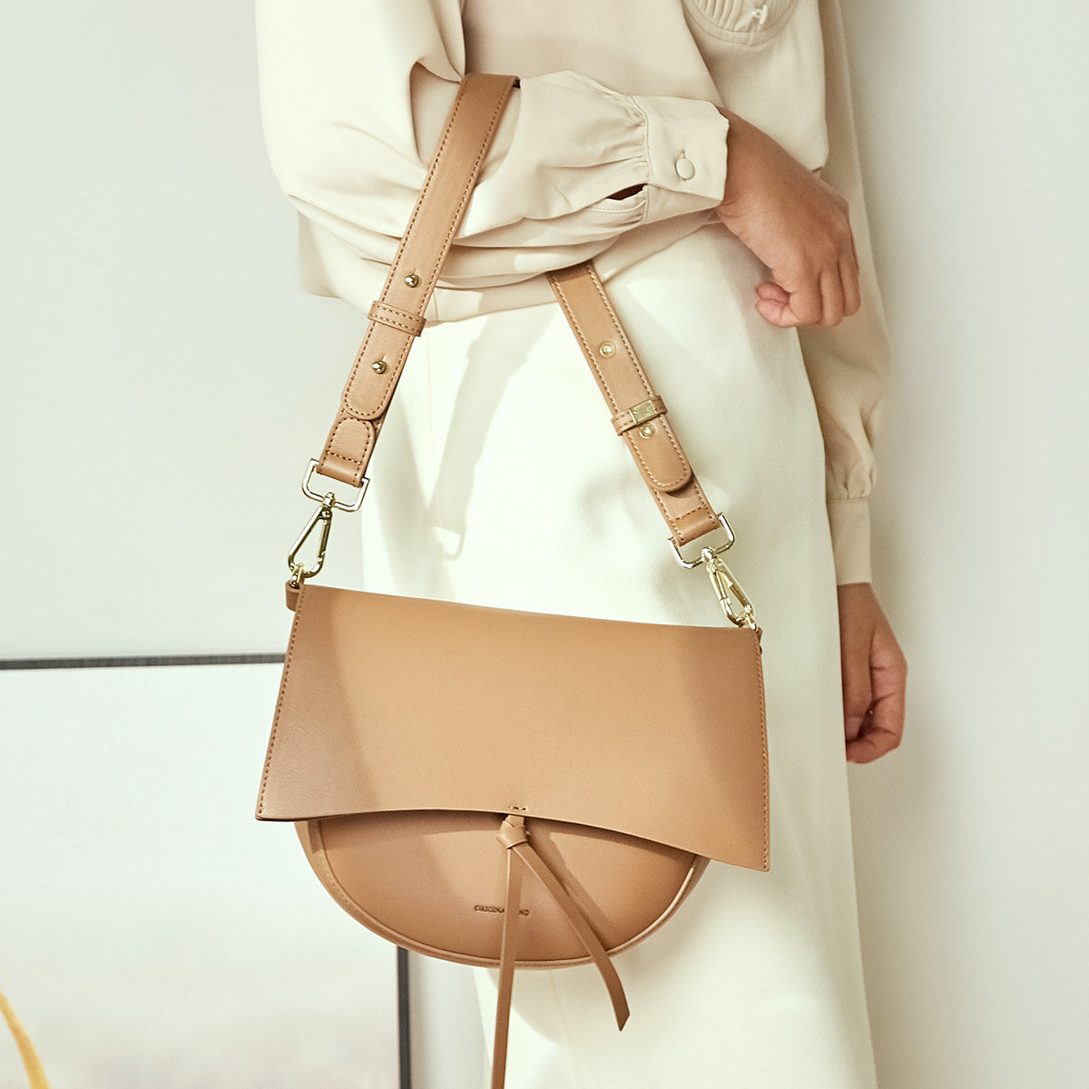 牛皮百搭单肩斜挎女包 image 11