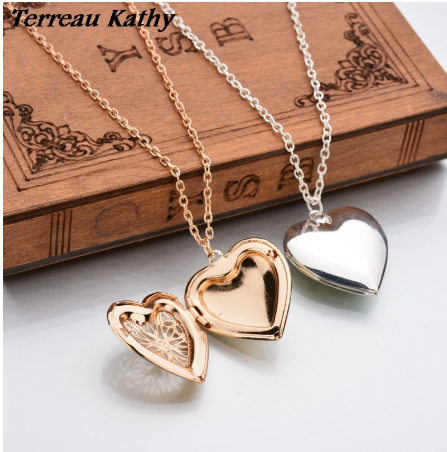 Hollow Heart-Shaped Necklace - Silver