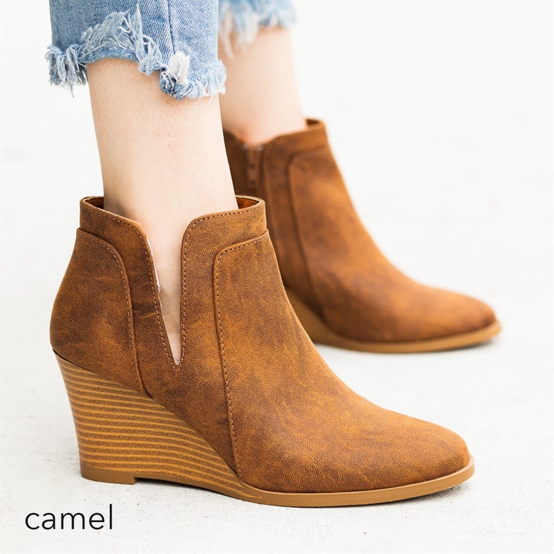 Mid-Heeled Ankle Boots