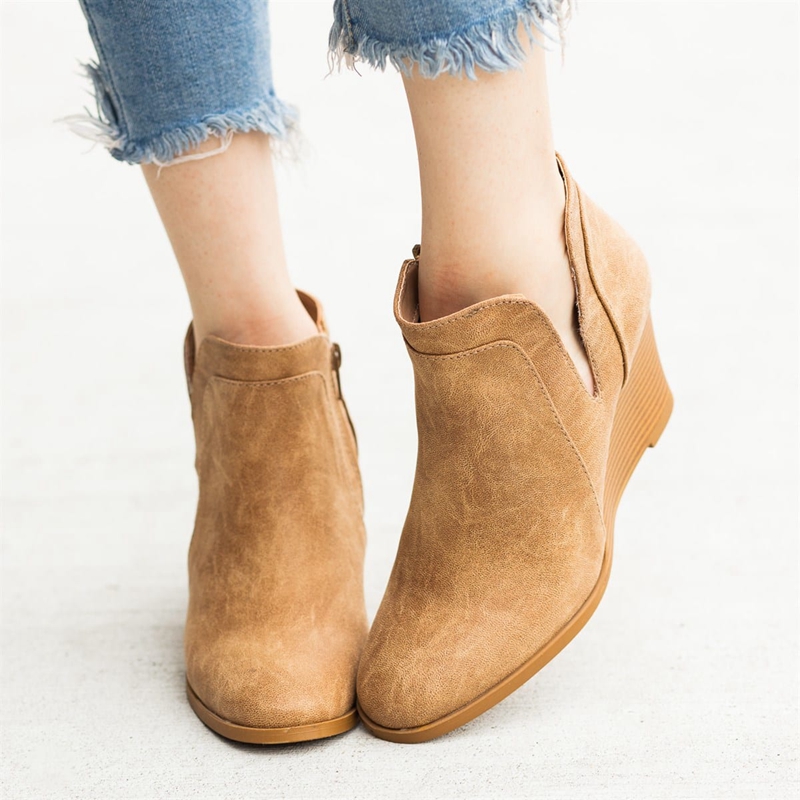 Mid-Heeled Ankle Boots