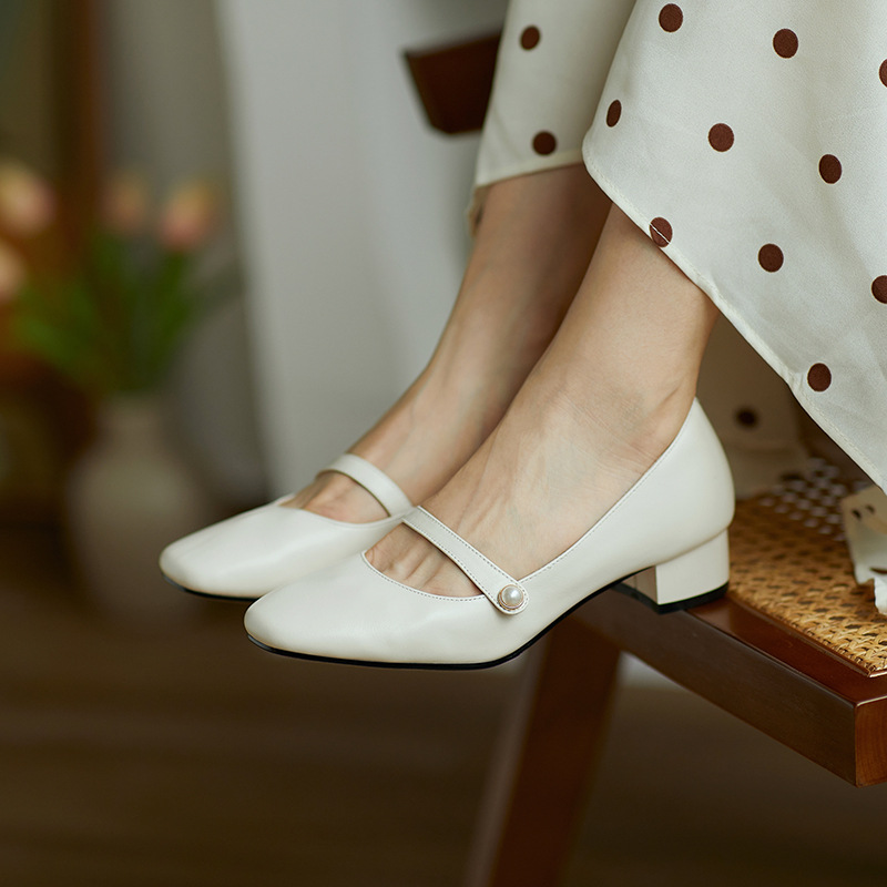 Mary Jane Shoes Image 5