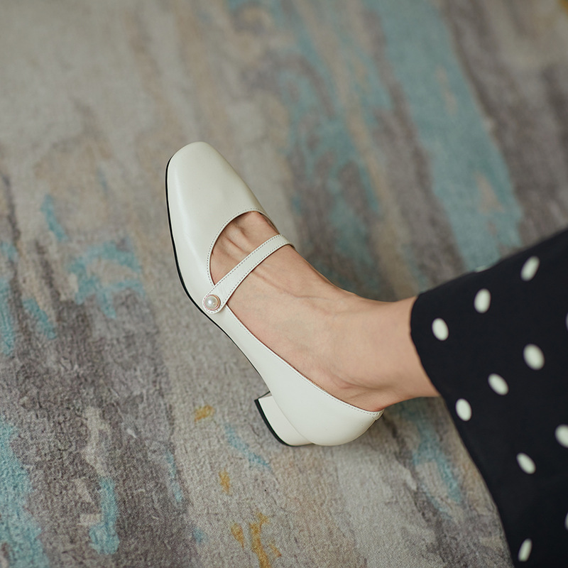 Mary Jane Shoes Image 4