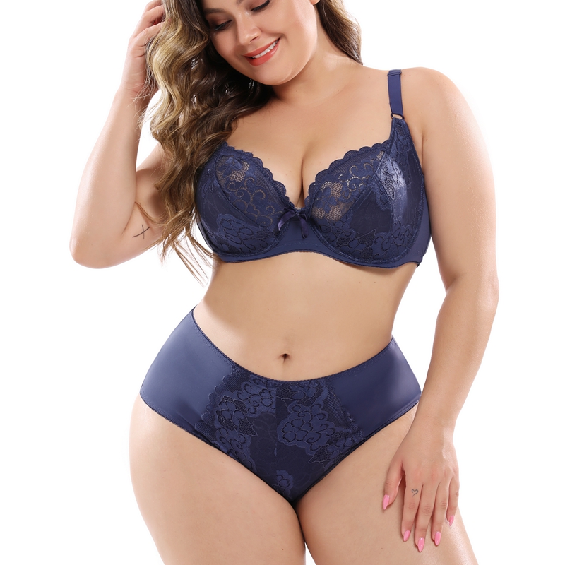 Ultra-Thin Lace Plus Size Bra Set Image 2
