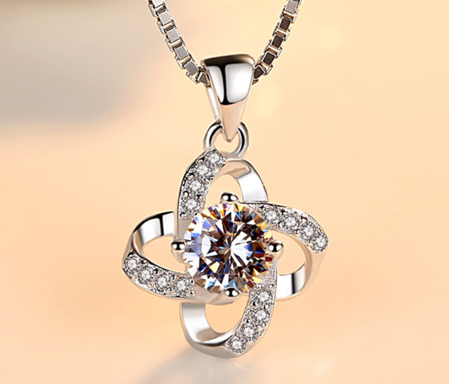 S925 Pure Silver Necklace with Four-Leaf Clover Pendant
