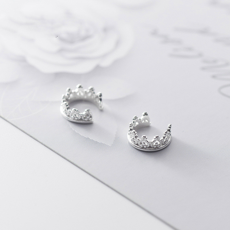 Elegantes pendientes de corona de plata 4