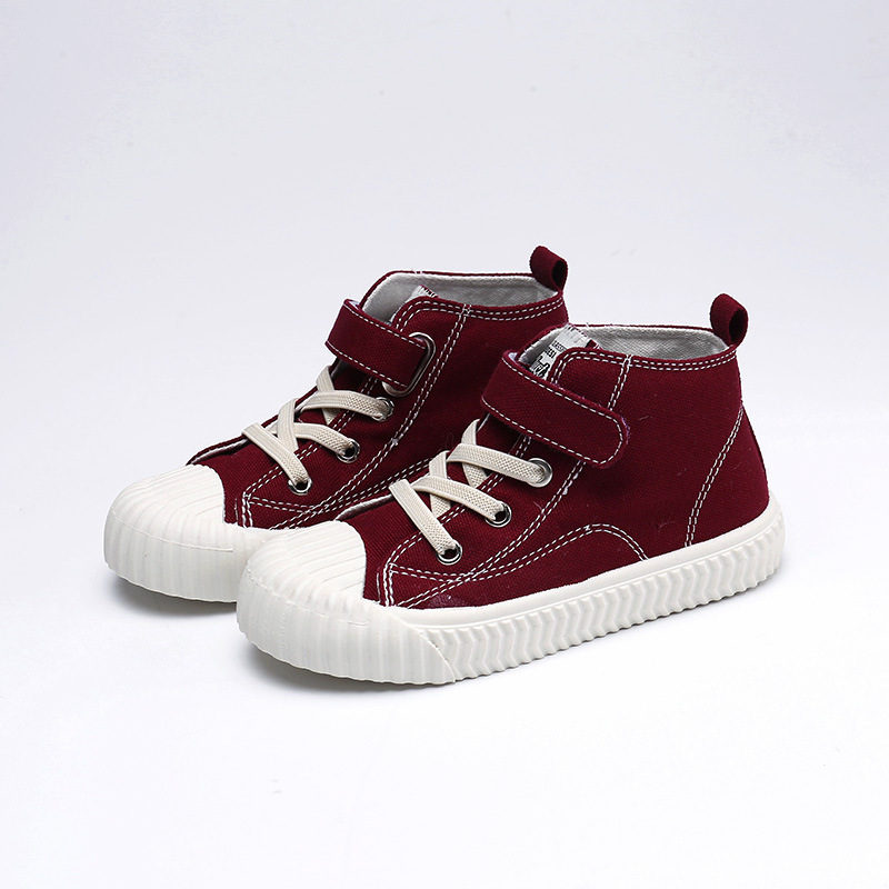 High-Top Casual Shoes - Kids Wearing