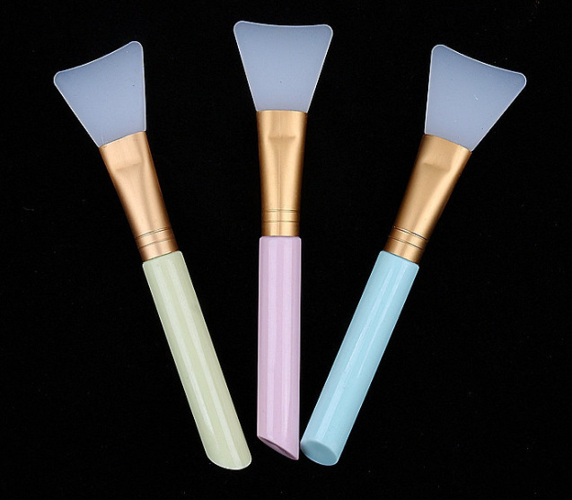 Silicone Fan Makeup Brush Image 2