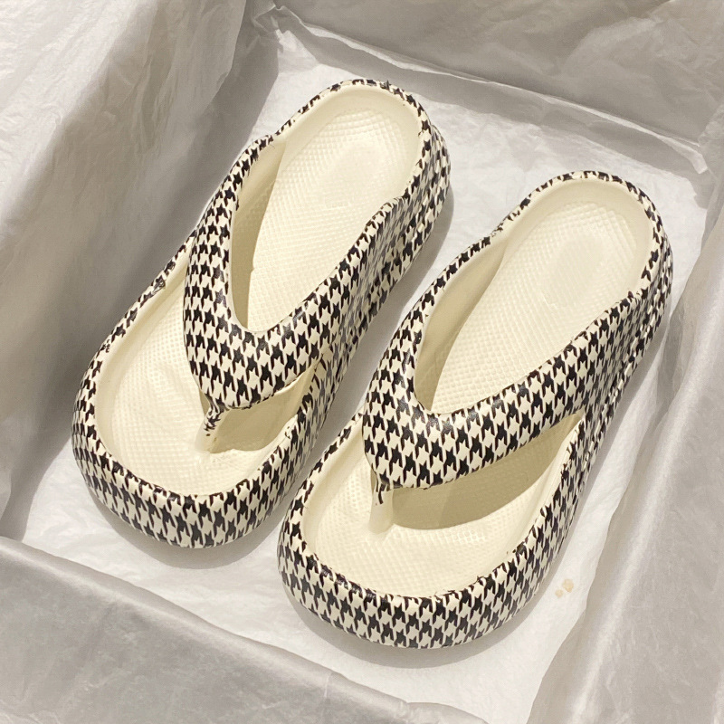 Women's Outdoor Flip-Flops Image 5