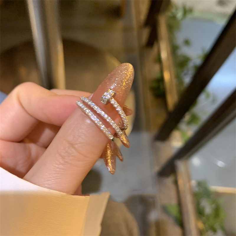 Geometric Design of Spiral Nail Ring
