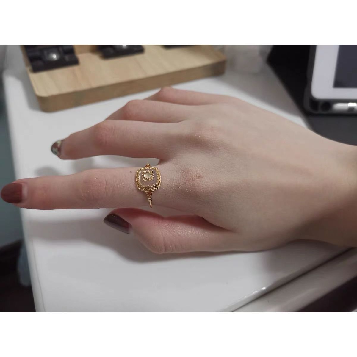 Antique Style Crystal Retro Baroque Ring Image 4