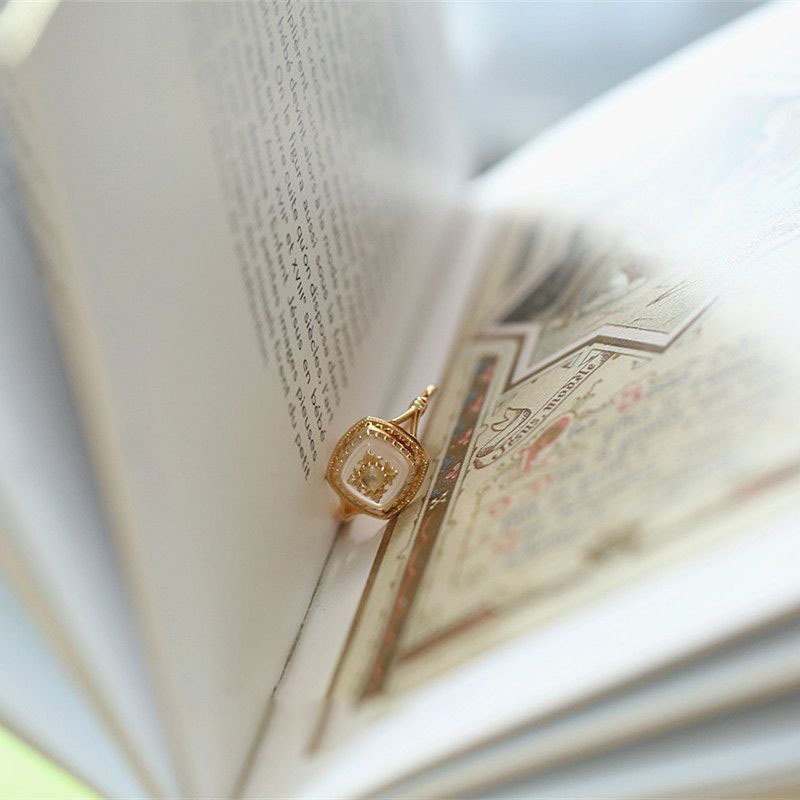 Antique Style Crystal Retro Baroque Ring Image 2