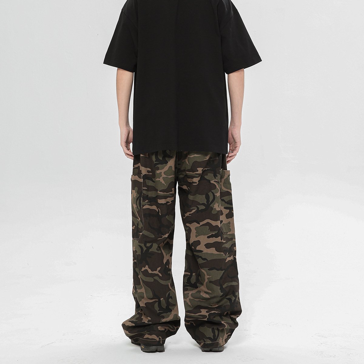 Camouflage Cargo Pants Image 4