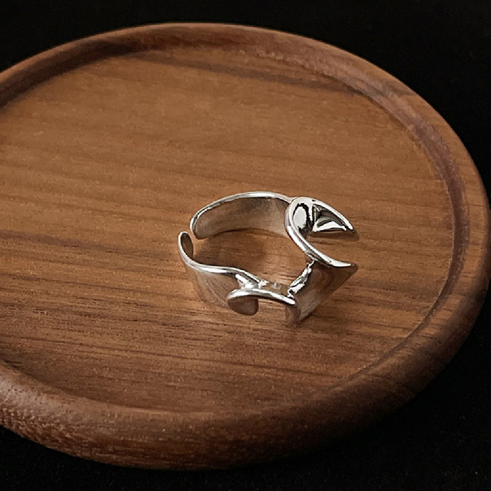 Women's Stylish Ring Image 4