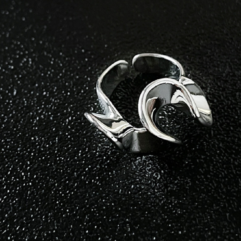 Women's Stylish Ring Image 3