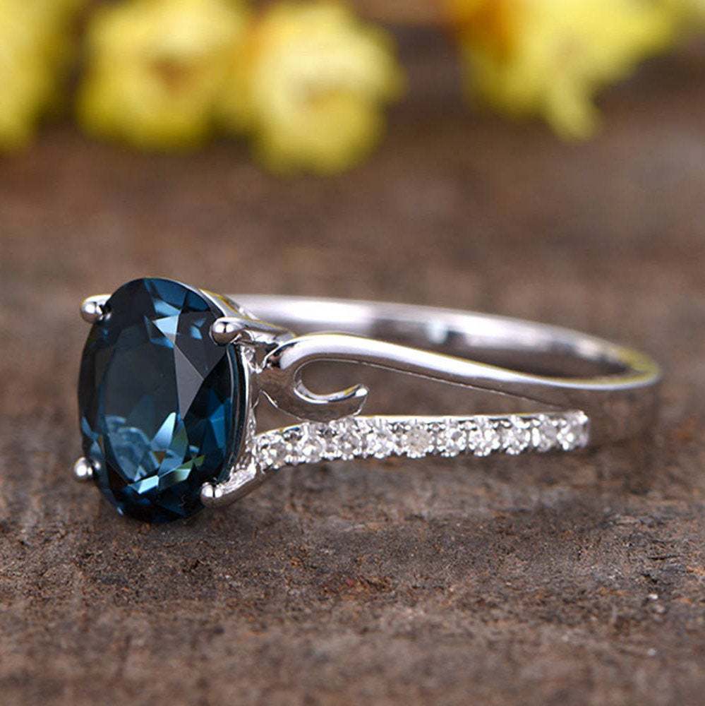 Court Retro Style Ring Image 6